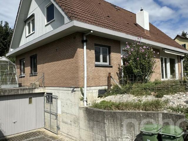 Charmantes Haus mit grossem Grundstück und viel Potenzial