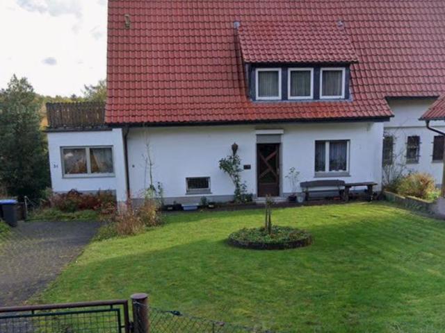 Charmantes Haus mit großem Grundstück in direkter Waldrandlage