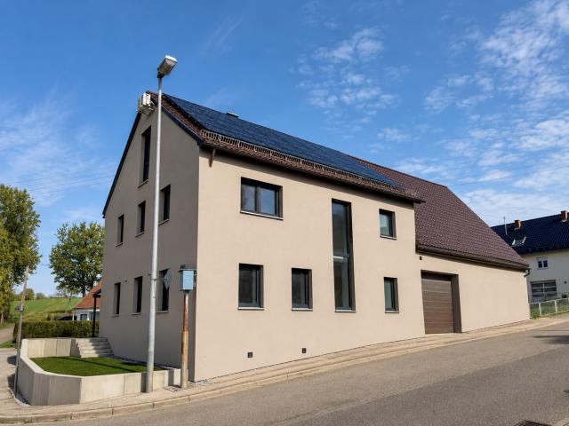 Charmantes Haus mit viel Potenzial und großzügigem Grundstück!