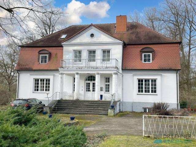 Charmantes Herrenhaus am Flüsschen Schilde! Mehrgenerationswohnen möglich!