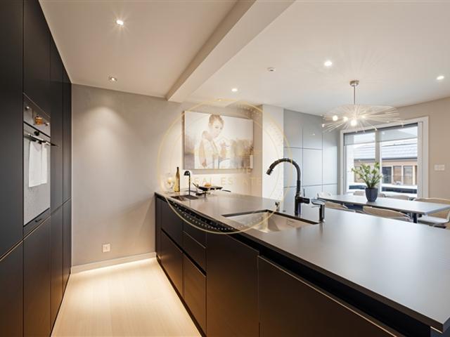 Charmantes, komplett renoviertes 5,5 Zimmer Duplex Apartment in Eysins