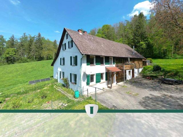 Charmantes Landhaus mit Einliegerwohnung in traumhaft idyllischer Alleinlage