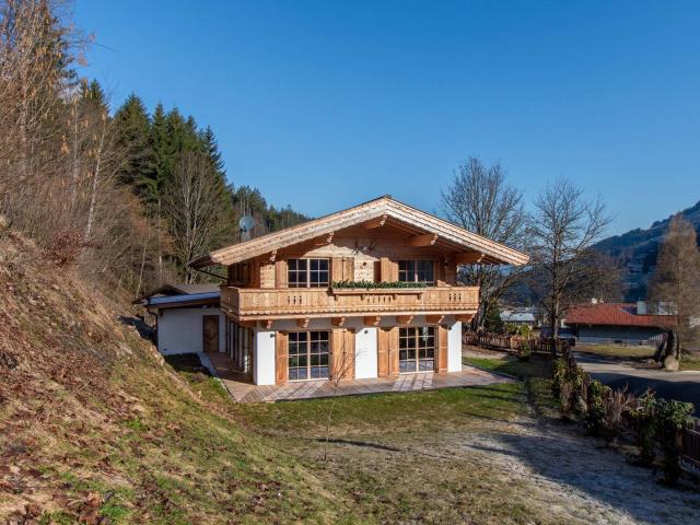 Charmantes Landhaus in hochwertiger Holzbauweise 06071