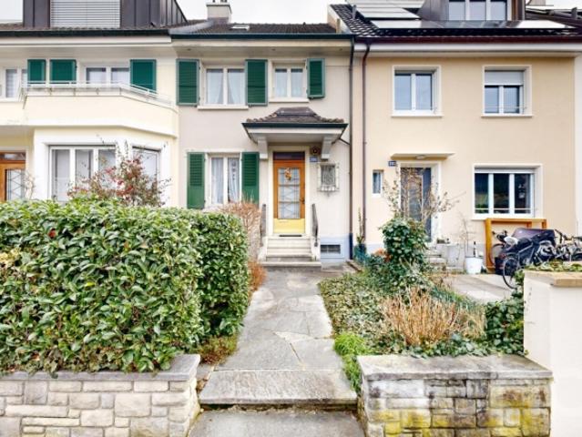 Charmantes Reihenhaus mit viel Potenzial in begehrter Lage von Basel