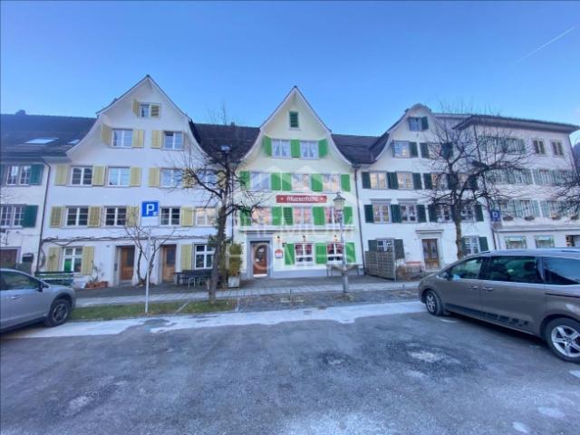 Charmantes Restaurant mit potenziellen Wohnungen an ausgezeichneter.