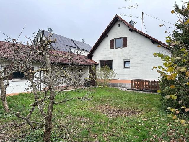 Charmantes sanierungsbedürftiges Haus auf großzügigem Grundstück in Geltendorf Walleshausen