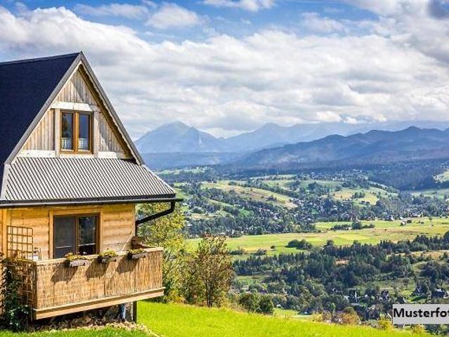 Charmantes Sommerhaus mit separatem Gartenhaus ideal für Hobby und Entspannung