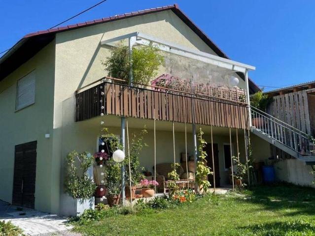 Charmantes, sonnenverwöhntes Einfamilienhaus mit Apartment