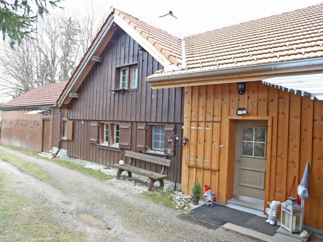 Charmantes und grosszügiges Bauernhaus an idyllischer Lage