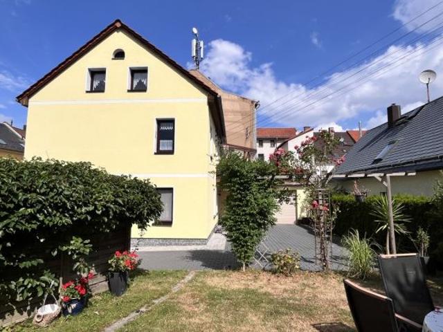 Charmantes und hochwertig saniertes Einfamilienhaus mit Einliegerwohnung, mit viel Platz in Glauchau