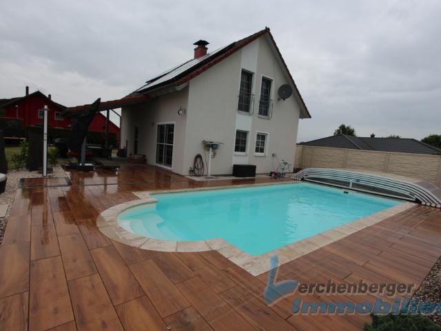 Charmantes Wohnhaus für die Familie mit Luxuspool in Mamming