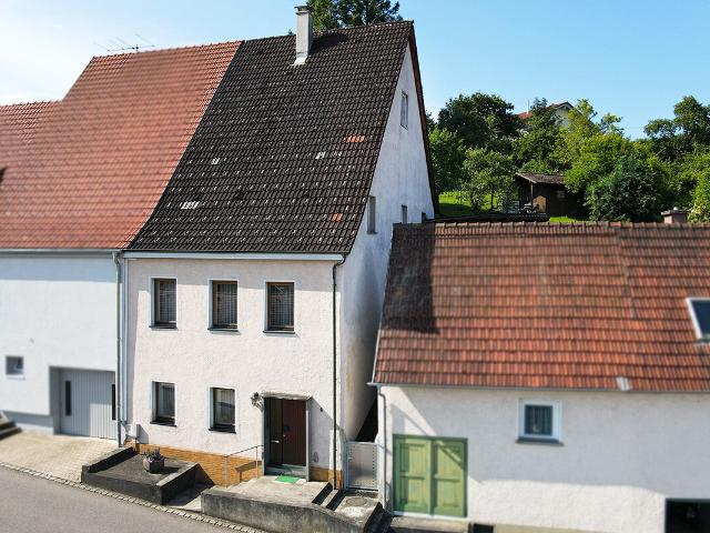 Charmantes Wohnhaus. hübscher Garten. ideal für junge Pärchen oder als Ferienhaus