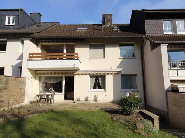 Großzügiges Zweifamilienhaus auf einem Erbbaurecht