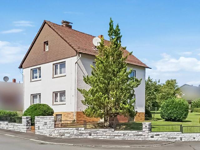 Charmantes Zweifamilienhaus auf großem Grundstück in Laubach Ruppertsburg