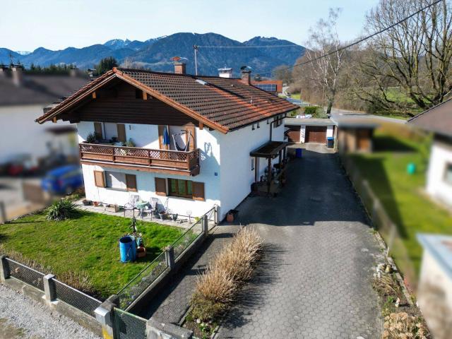 Charmantes Zweifamilienhaus auf großem Grundstück Kapitalanlage heute Eigennutzung morgen