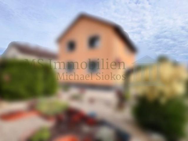 Charmantes Zweifamilienhaus in Bensheim auf großem Erbpachtgrundstück