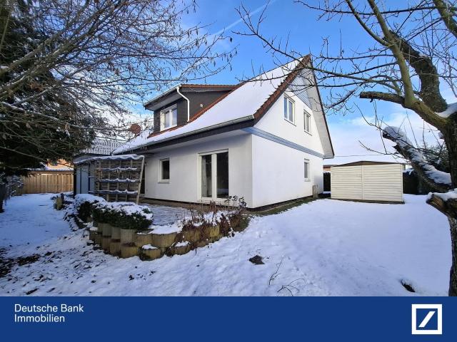 Charmantes Zweifamilienhaus mit Doppelcarport ideal zur Eigennutzung oder Vermietung!