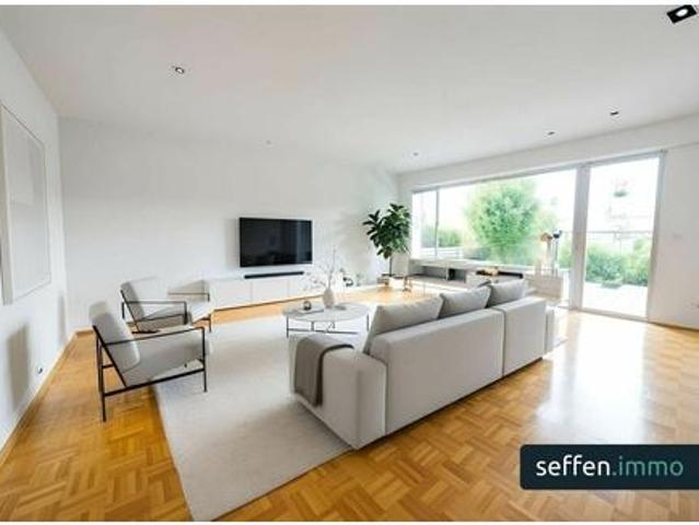 Charmantes Zweifamilienhaus mit großem Garten und Garage in beliebter Lage von Köln Heimersdorf
