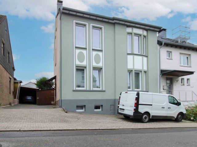 Charmantes Zweifamilienhaus mit vielseitigen Nutzungsmöglichkeiten in Mülheim an der Ruhr