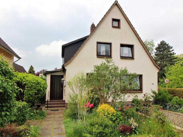 Charmantes, zentrales Einfamilien oder Ferienhaus mit sonnigem Grundstück, nur ca. 5 km zum Strand