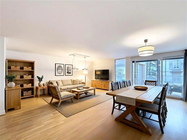 Charmantes 2,5 Zimmer Wohnung mit Seeblick