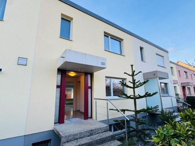 Charmantes 5.5 Zimmer Einfamilienhaus mit Wintergarten & Garage sofort bezugsbereit