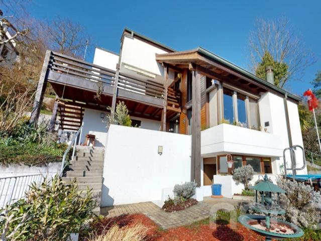 Charmantes 6 Zimmer Einfamilienhaus mit Pool, Sauna und Weitsicht
