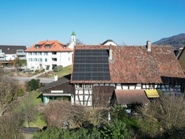 Charmantes 9.5 Zimmer Haus mit grossem Garten und Ausbaupotenzial