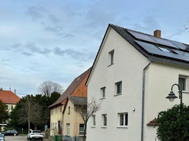 Charme & Charakter: DHH mit Scheune und Werkstatt