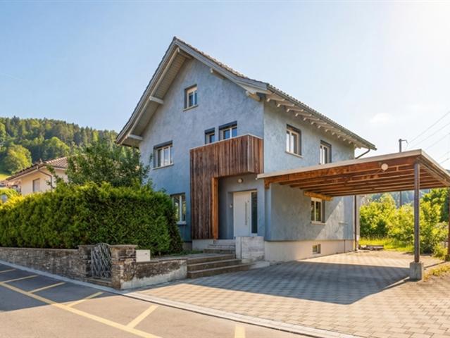 CHARME AUS ZWEI EPOCHEN GEKONNT SANIERTES EINFAMILIENHAUS
