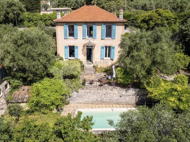 Charme d’Époque et Nature Luxuriante Maison de Parfumeur Dépendances Jardin Arboré