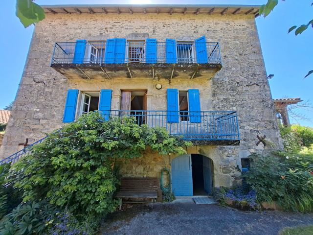 Charme de l'ancien & Volumes exceptionnels 200m² Sousceyrac en Quercy