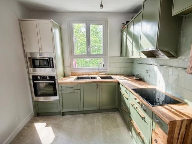 Charme et confort: Appartement F4 à Vendre avec Double Sal