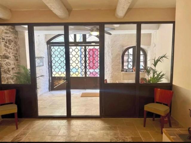 Charme et authenticité au cœur de Grimaud 80m² Grimaud