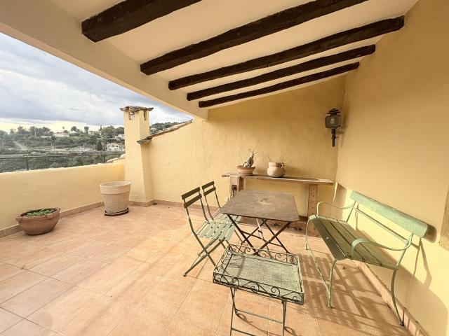 Charme et authenticité pour cette maison de village de 103 m2 avec terrasse