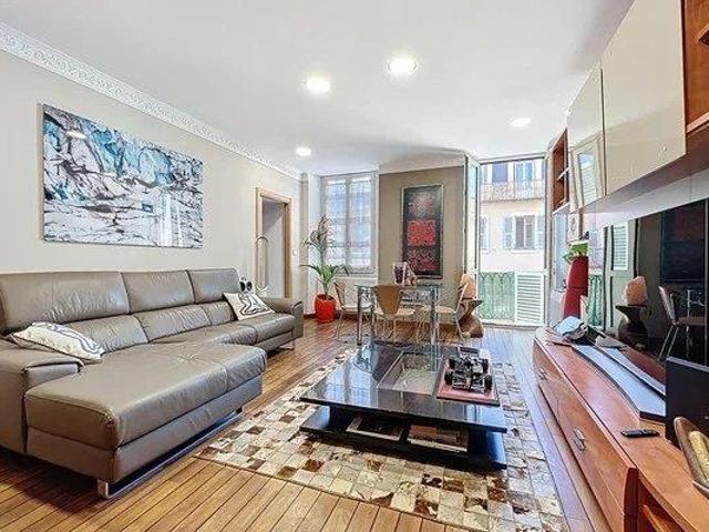 Charme niçois à deux pas du Port – 71 m², 520 000 € 71m² Nice