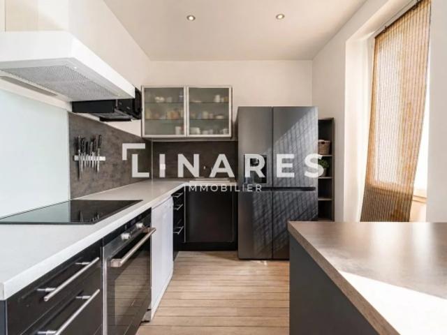 CHARME & POTENTIEL Appartement T3 de 64m² Dernier étage 13007 ENDOUME