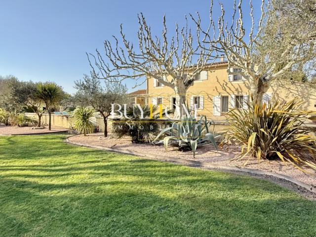 CHARME PROPRIÉTÉ DE 213M2 AVEC PISCINE, DEPENDANCES ET TERRA
