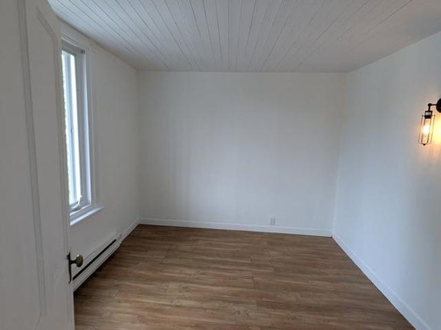 Charment 4½ A Louer Disponible