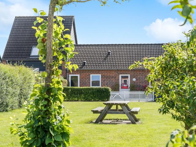 Charmerende 4 værelses rækkehus i Fraugde