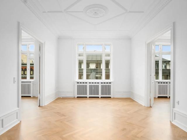 Charmerende 5 værelses lejlighed i København V