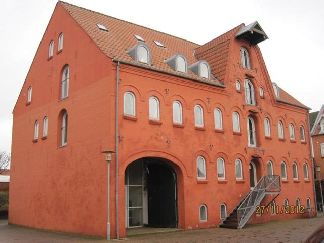 Charmerende 2 værelses i to plan med synlige bjælker og fransk altandør, Sindal, Nordjylland