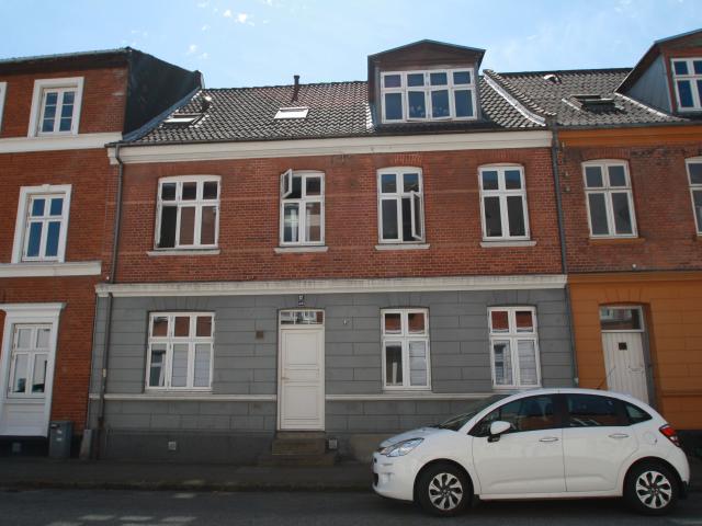 Charmerende 2. værelses lejlighed på Holmen