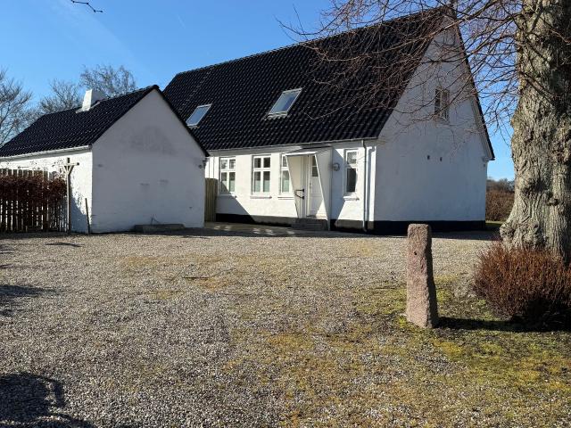Charmerende og lys bolig i rolige omgivelser
