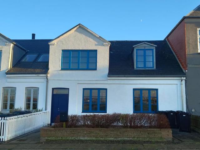 Charmerende, renoveret hus med havudsigt ved Korsør Lystbådehavn
