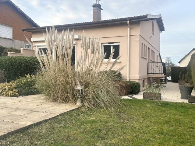CHARMES Vosges MAISON INDIVIDUELLE 189 M2