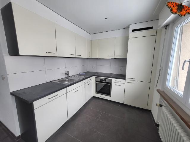 CHARMING 41/2 ZIMMER – Centre de la Roche