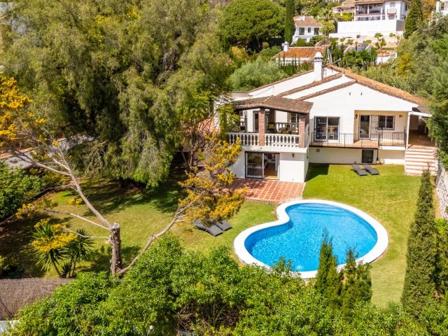 Charming 4 Bedroom Villa with Spacious Outdoor Areas in El R. 384m² Marbella
