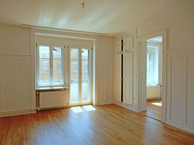 charming 4.5 room apartment in the city center also suitable as an office or practice