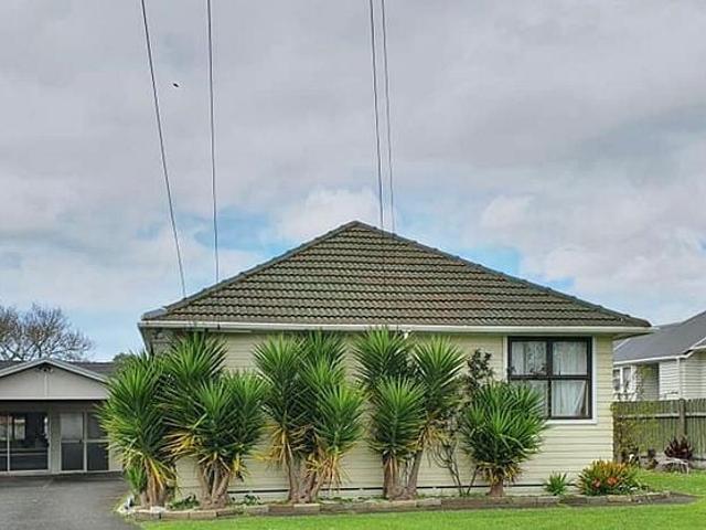 Charming 4BR Home in Otara!